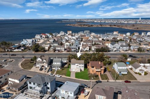 316 Sunset Dr, Pelican Island NJ  08751-2225 exterior