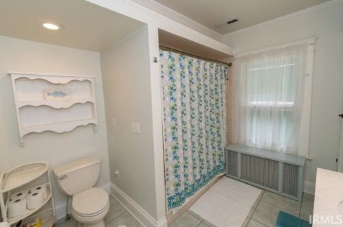 321 Edgewater Dr, Mishawaka IN  46545-6910 exterior