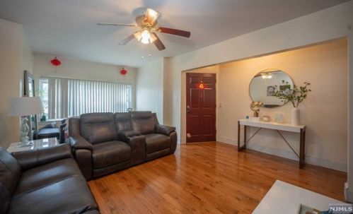 19 Gordon St, Ridgefield Park NJ  07660-1112 exterior