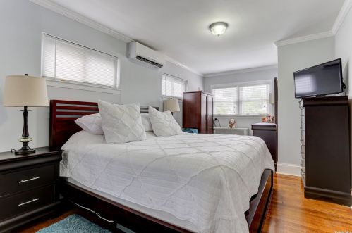 104 Clement Ave, Floral Park NY  11003-2704 exterior