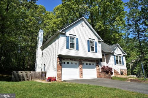 9813 Ramsay Dr, Fredericksburg, VA 22408-9563