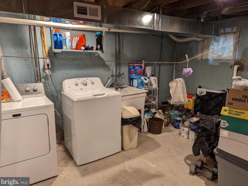 811 Shaw Ave, Lansdale PA  19446-2335 exterior