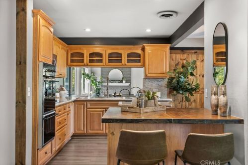 856 Sunset Dr, Redlands CA  92373-6938 exterior