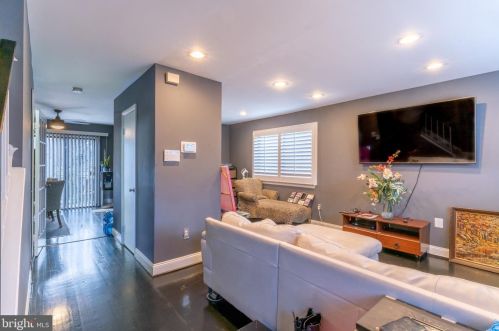 1154 Barnaby Ter, Washington, DC 20032-4318