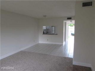 1017 106th Ter, Hollywood FL  33026-3910 exterior