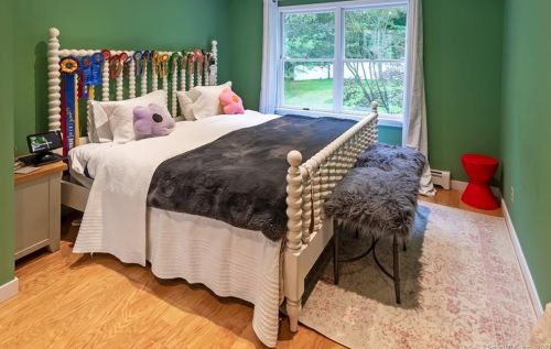 158 Jelliff Ml Rd, New Canaan CT  06840-6506 exterior