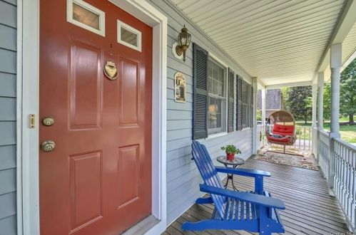 13 Pleasant St, Florida, NY 10921-1613
