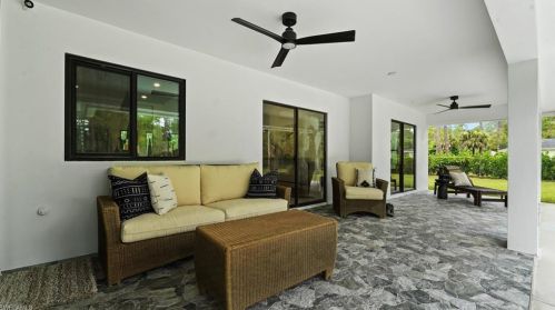 5345 Hawthorn Woods Way, Naples FL  34116-5023 exterior