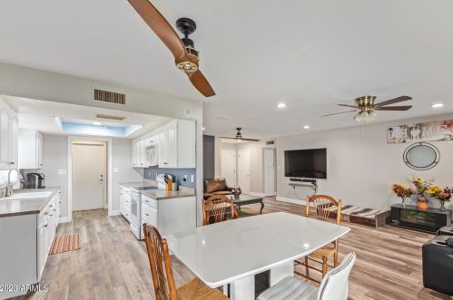 16418 30th Dr, Phoenix AZ  85045-2271 exterior