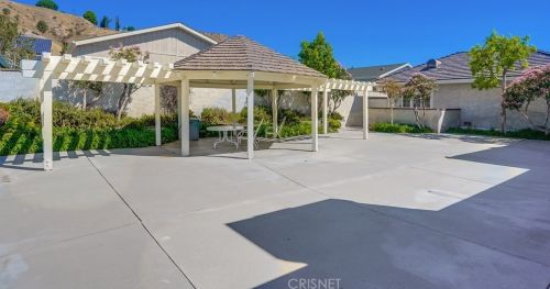 28101 Vista View Dr, Santa Clarita CA  91351-5710 exterior
