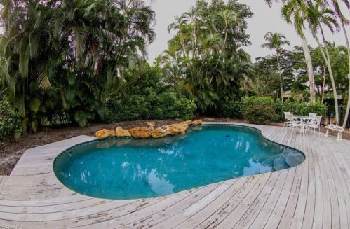 2171 Southwinds Dr, Naples, FL 34102-7655