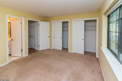 3710 Mark Twain Way, Mahwah NJ  07430-3477 exterior