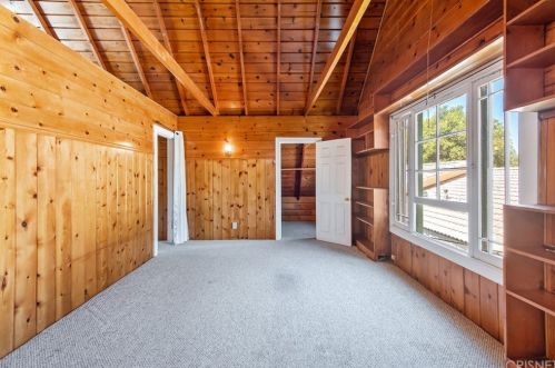 16027 Hartland St, Van Nuys CA 91406-4808 exterior