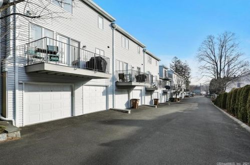 600 Hope St, Stamford CT  06907-2713 exterior