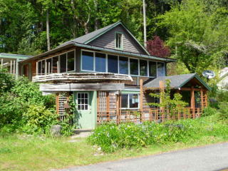 28 Lorenz Road Kp, Lakebay, WA 98349-9316
