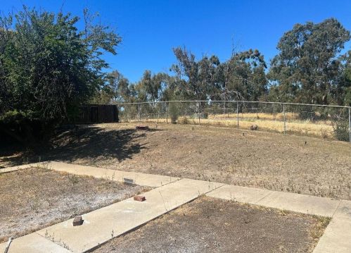 1525 Woodland Dr, West Pittsburg CA  94565-5633 exterior