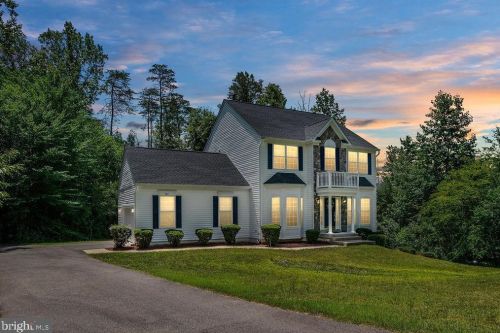 595 Holly Corner Rd, Fredericksburg, VA 22406-5362