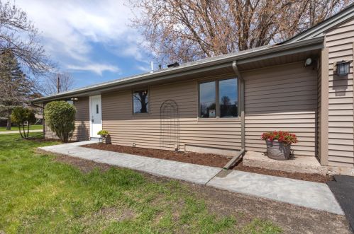 307 11th Ave, Columbus, MN 55025