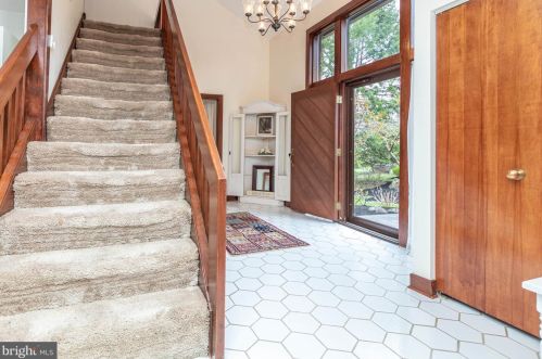 1006 Gwilym Cir, Berwyn PA  19312-2237 exterior