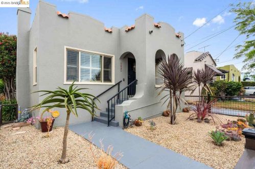 7842 Arthur St, Oakland, CA 94605-3227