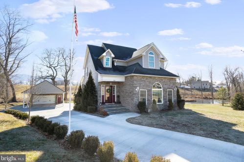 52 Oak Crest Dr, Richmond National Battlefiel VA  22835-1579 exterior