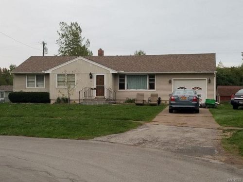 14 Hammond Pkwy, Shelby, NY 14105-1103