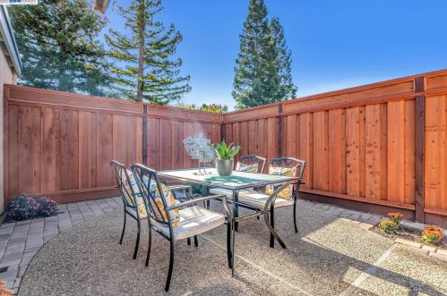 1634 Calle Santa Anna, Pleasanton CA  94566-5927 exterior