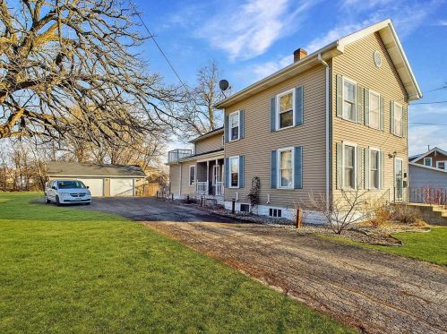 1616 Elmwood Ave, Oshkosh, WI 54901-2738