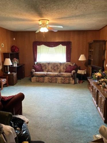 2631 Springfield Pike, Connellsville PA  15425-6429 exterior