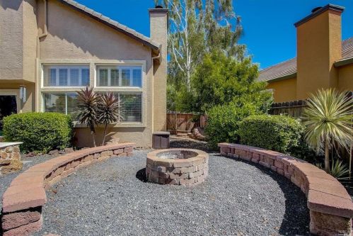 965 Turquoise St, Vacaville CA  95687-7859 exterior