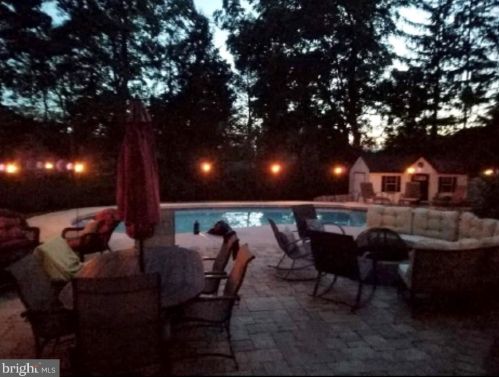 614 Westwind Dr, Berwyn PA  19312-1144 exterior