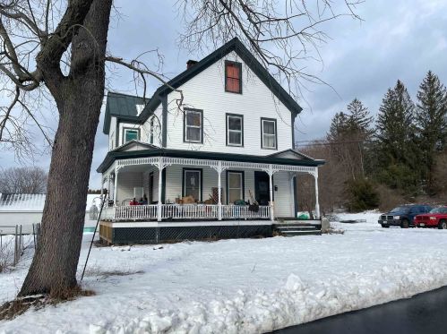 14 Grove St, Unity, NH 03743-2421