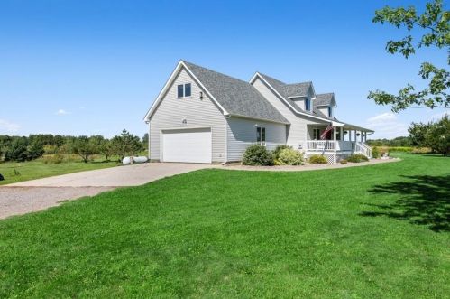 366 Badger Blvd, Stanford, MN 55080-4241
