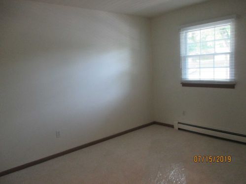 2 Locust Ct, Fishkill NY  12524-2634 exterior