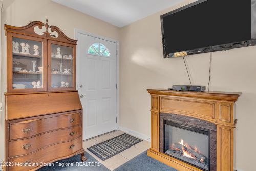 10 Trinity Pl, Jackson Twp NJ  08527-1822 exterior