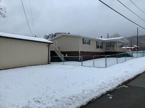204 Youghiogheny Ave, South Connellsville, PA 15425-5207