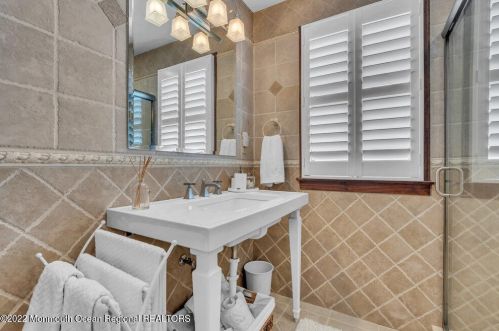 211 Ave, Belmar NJ 07719-2014 exterior