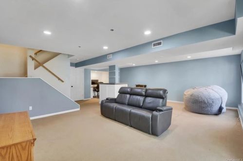 229 Sandpiper Ct, Yorktown Hgts NY  10598-1968 exterior