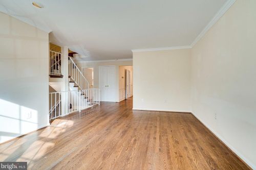 2014 Hopewood Dr, Falls Church VA  22043-1836 exterior