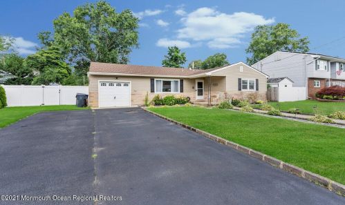 604 Peter Pl, Bricktown, NJ 08723-6424