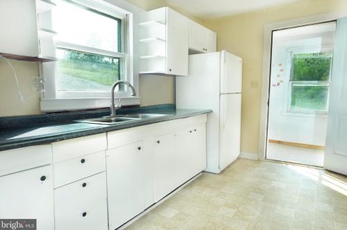 4052 Jerome Rd, Edinburg VA  22824-2500 exterior