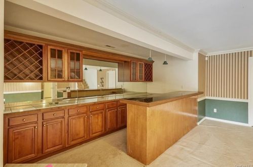 7 High Ridge Rd, Crotonville NY  10562-1970 exterior