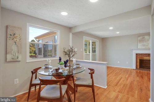 10624 Cavalcade St, Great Falls VA  22066-2427 exterior