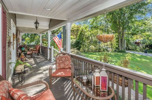23 Glenview Ave, Northport, NY 11768-2426