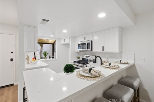 316 Maui Dr, Placentia CA  92870-6031 exterior