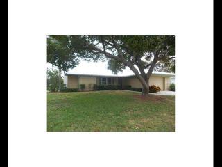 6625 Bowline Dr, Sarasota, FL 34231-7127