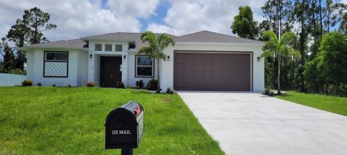 3913 Ordnance Rd, Lehigh Acres, FL 33971-5600