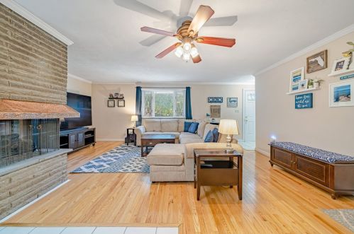 1811 Morris Ave, Jeannette, PA 15644-1665