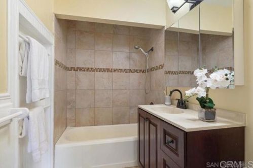 4138 Lois St, La Mesa CA  91941-7418 exterior