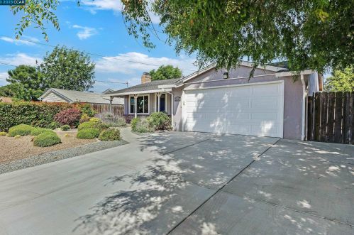 1831 Oakmead Dr, Concord CA 94520-3006 exterior